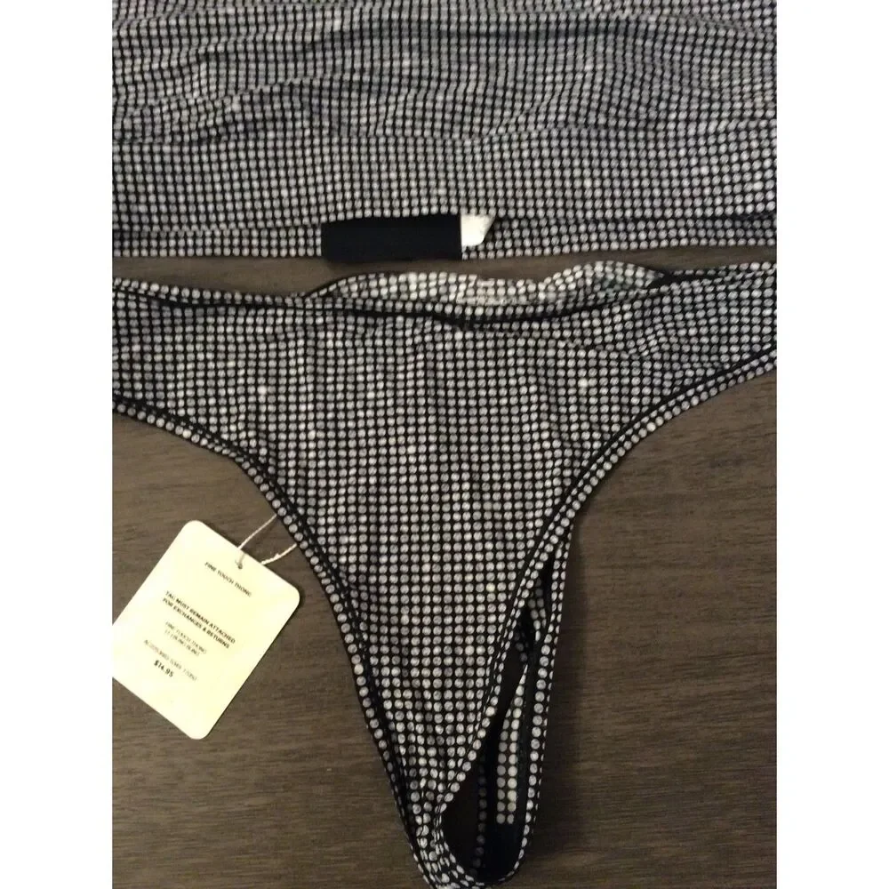 New NWT Fabletics Scoop Neck Bralette and Thong Set Large Black Print